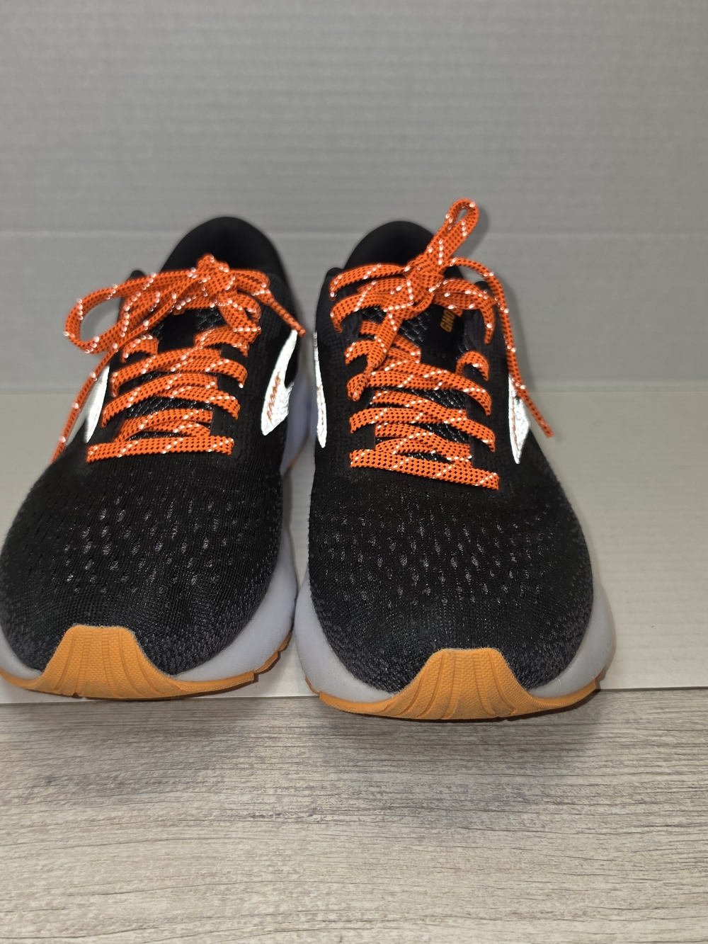 Brooks Ghost 16 Running Athletic Shoe Women's Orange And Black Size 9.5 - Picture 2 of 8